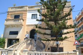 Schule Aussenansicht 